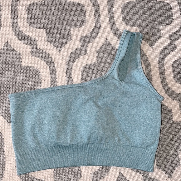 New set - Picture 2 of 3